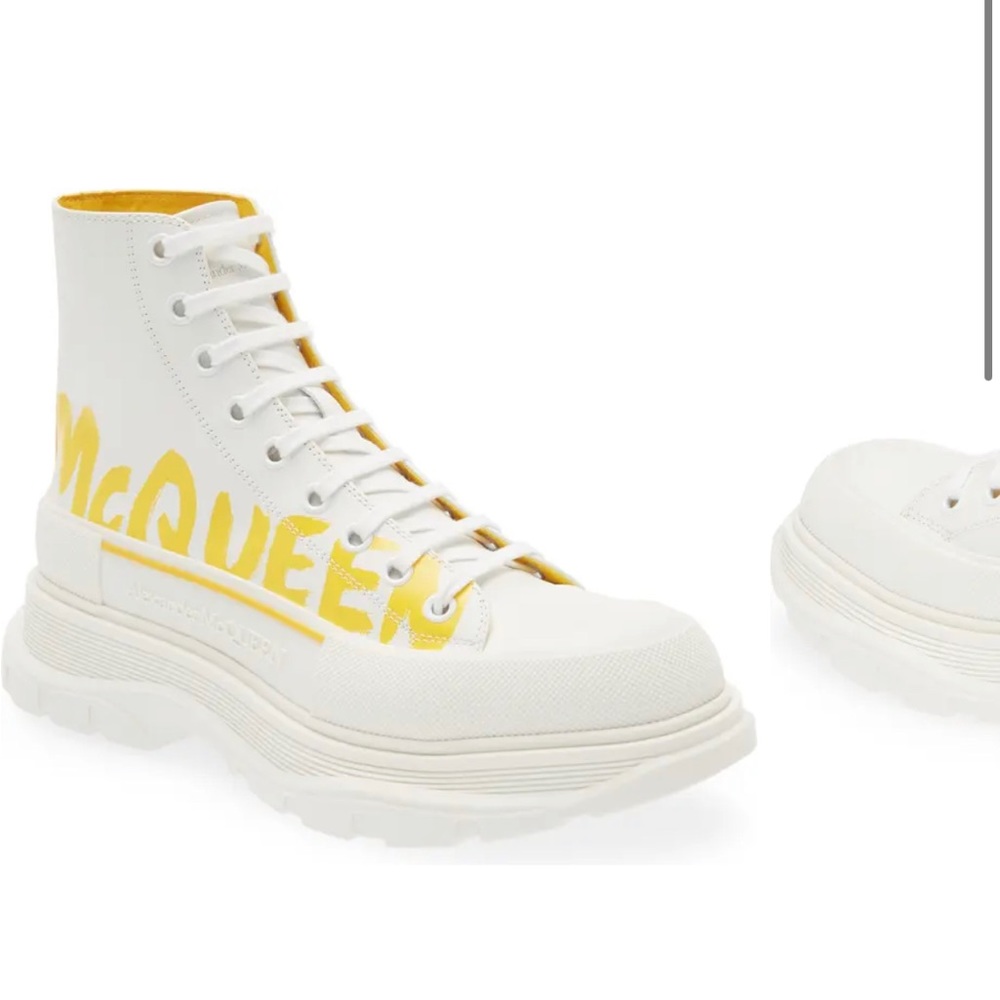 Alexander McQueen Size 42 never been worn comes with original boxing & receipts